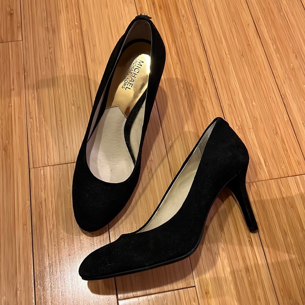 Michael Kors black suede pumps